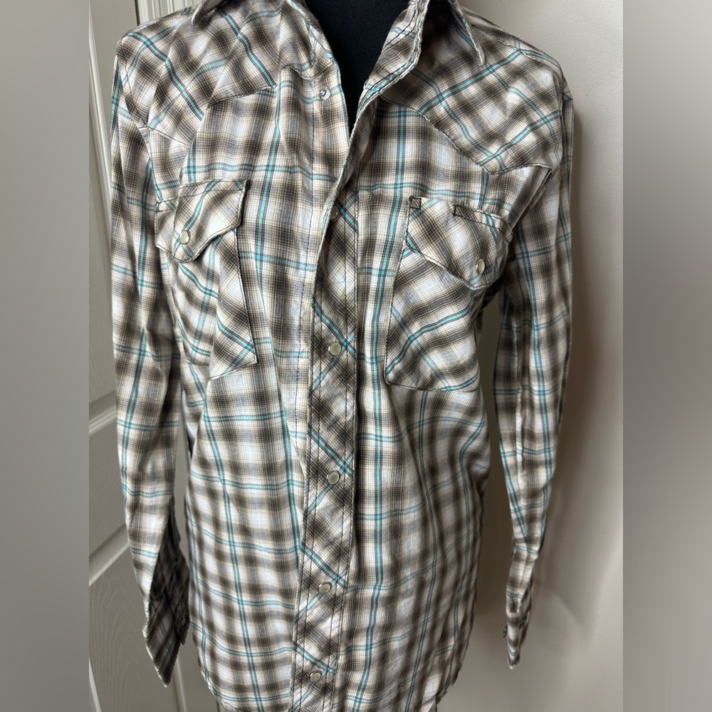 Wrangler Cream and Blue Button Down Shirt